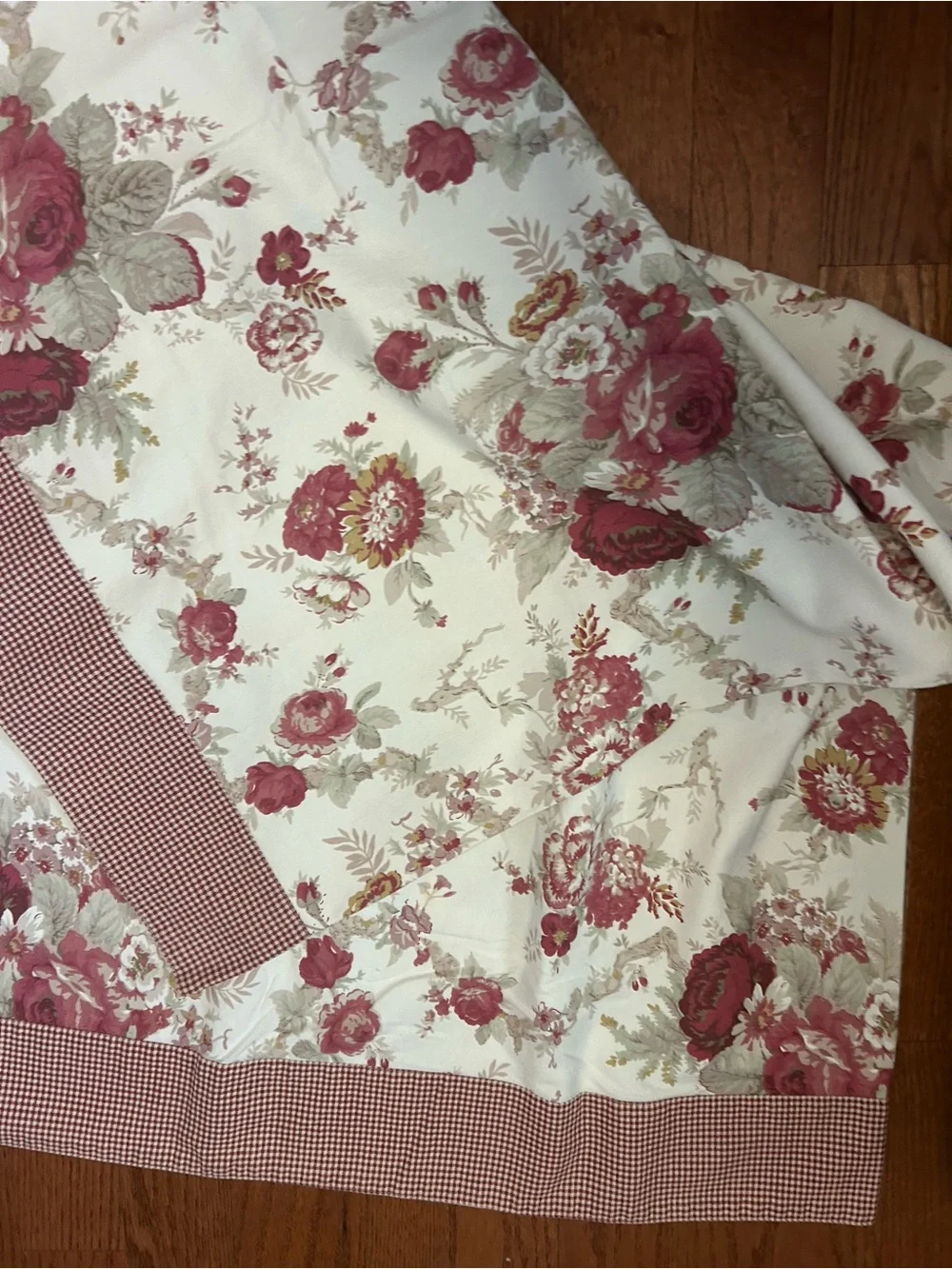 Waverly Cream Table Cloth with Rose Floral and Rose Gingham Trim Garden Rose